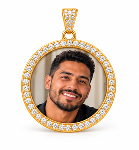 Medalla personalizada con foto en oro con borde de piedras – AyA Goldem