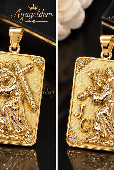 Medalla de oro 18k Jesús Nazareno cargando la cruz con moissanita