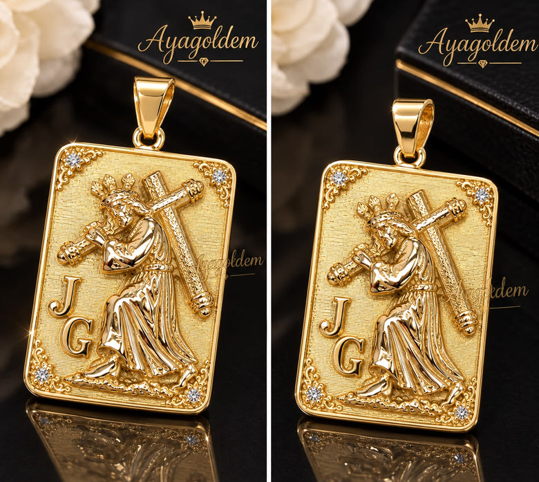 Medalla de oro 18k Jesús Nazareno cargando la cruz con moissanita