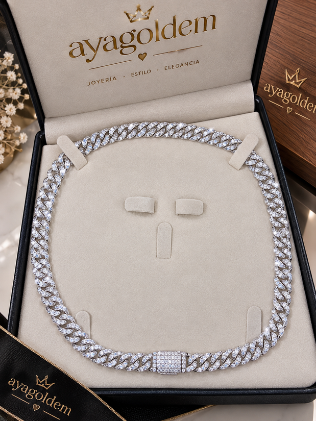 Cadena cubana ice 8 mm con moissanita VVS en plata 925 chapada en oro blanco