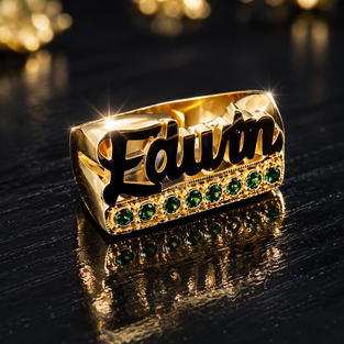 Anillo personalizados de nombres con Esmeraldas.