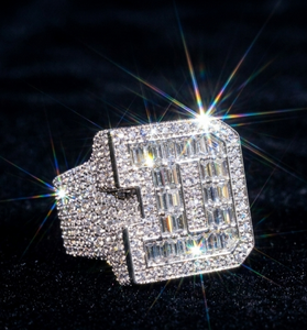 ANILLO DE INICIAL EN MOISSANITAS — AyAGOLDEM